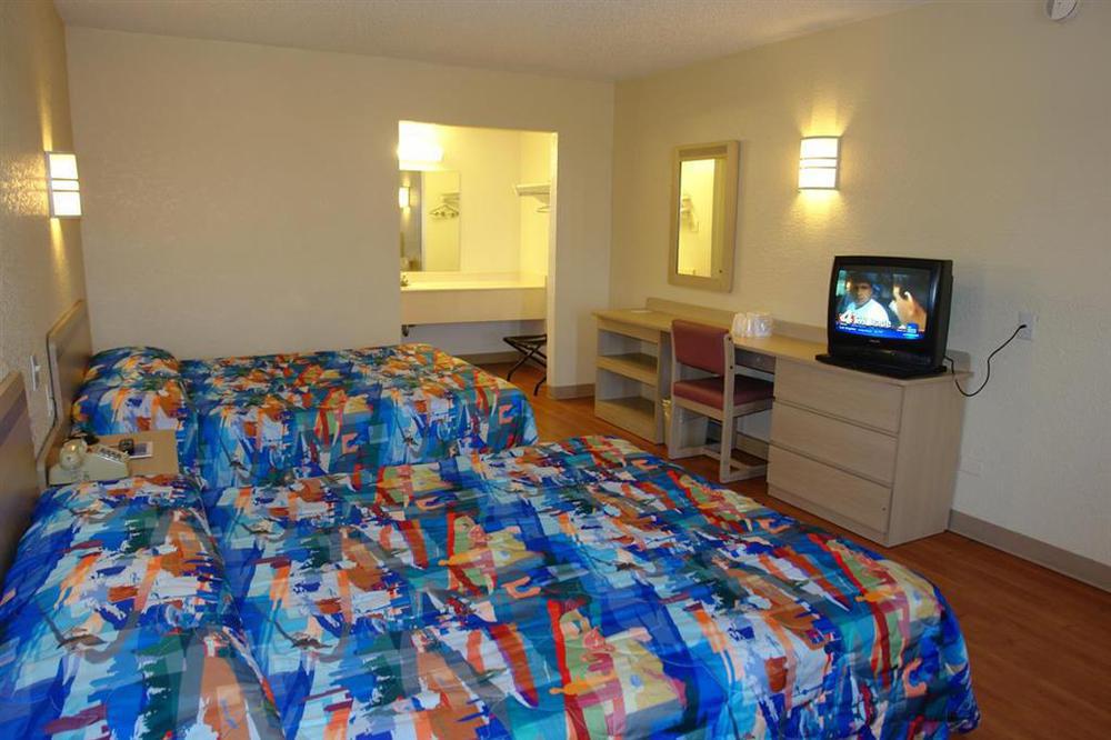 Motel 6 Austin, Tx - Central Downtown Ut Quarto foto
