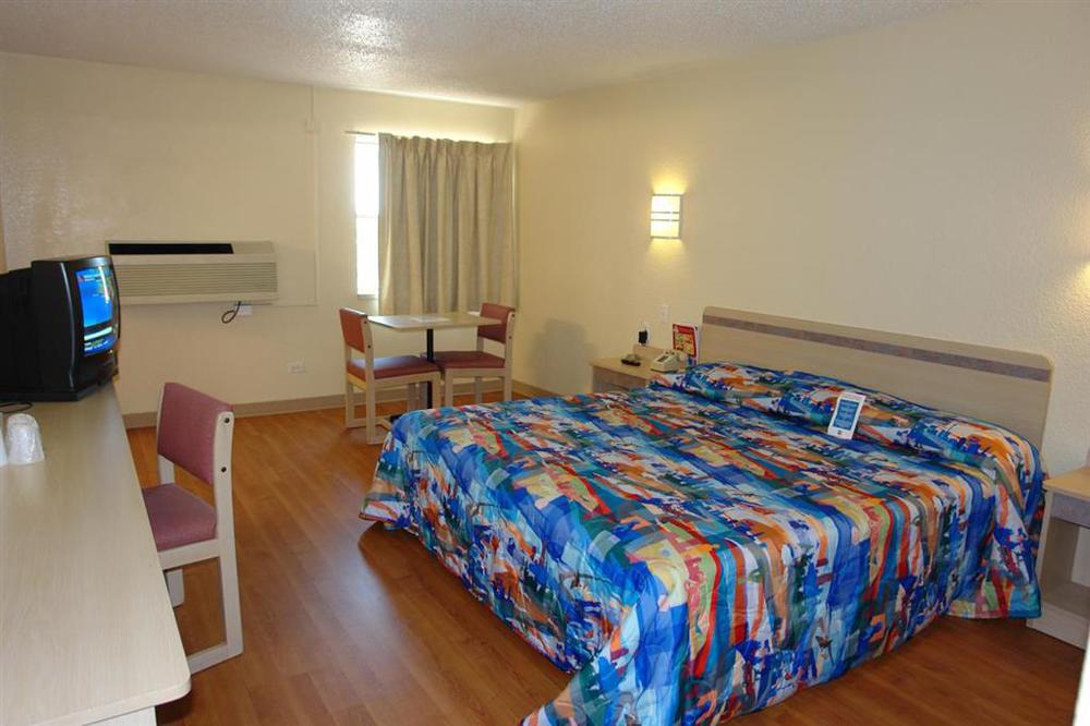 Motel 6 Austin, Tx - Central Downtown Ut Quarto foto